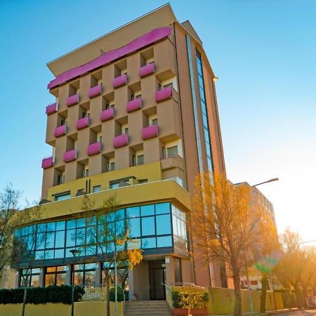 Hotel Atlantic Vista Mare Pesaro Zewnętrze zdjęcie