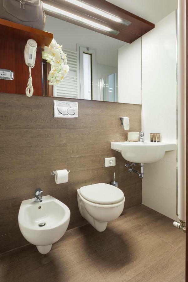 Hotel Atlantic Vista Mare Pesaro Zewnętrze zdjęcie