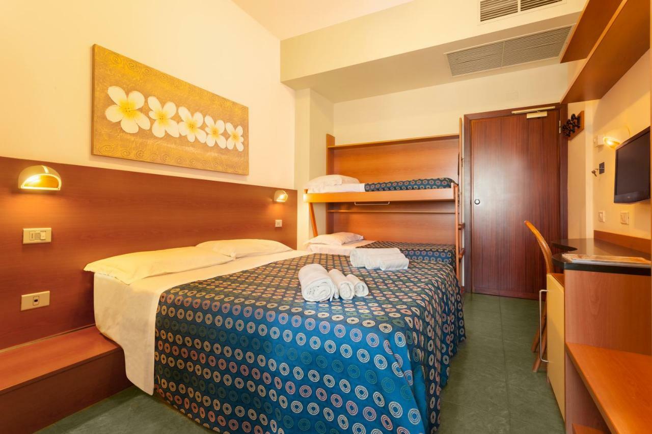 Hotel Atlantic Vista Mare Pesaro Zewnętrze zdjęcie