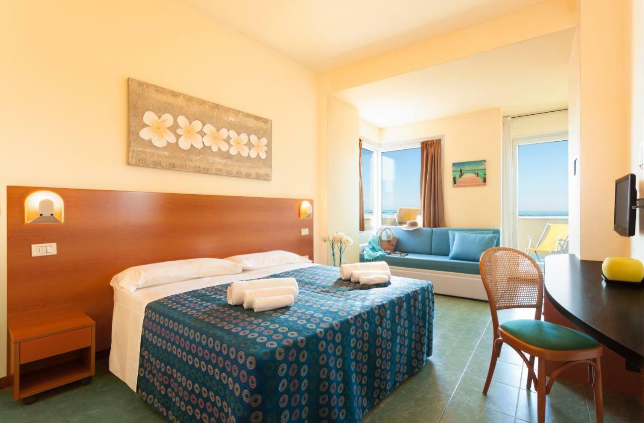 Hotel Atlantic Vista Mare Pesaro Zewnętrze zdjęcie