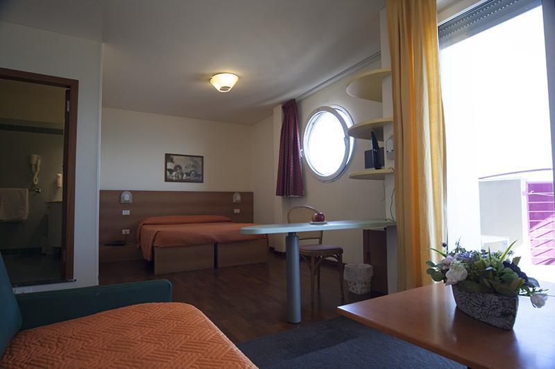 Hotel Atlantic Vista Mare Pesaro Zewnętrze zdjęcie