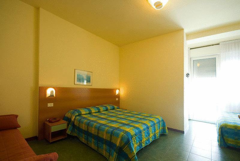 Hotel Atlantic Vista Mare Pesaro Zewnętrze zdjęcie